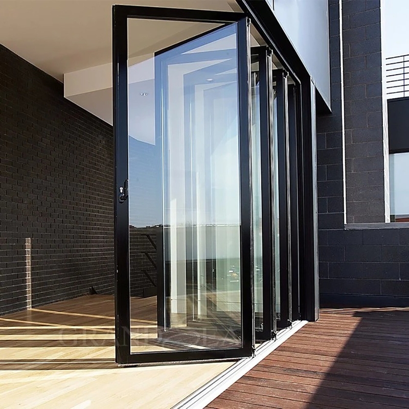 1.4mm πάχος τοίχου Αλουμινίου γυαλί Patio Ακορντεόν πόρτα για σύγχρονη λύση ασφαλείας