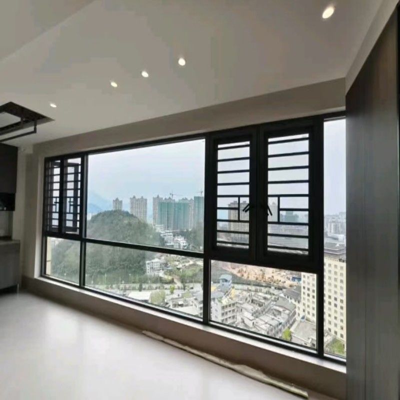 Σύγχρονος Σχεδιασμός Ανοιγόμενο Παράθυρο Αλουμινίου με Χειροκίνητη Μανιβέλα και Γωνία Αντικρούσεως Τύπου R