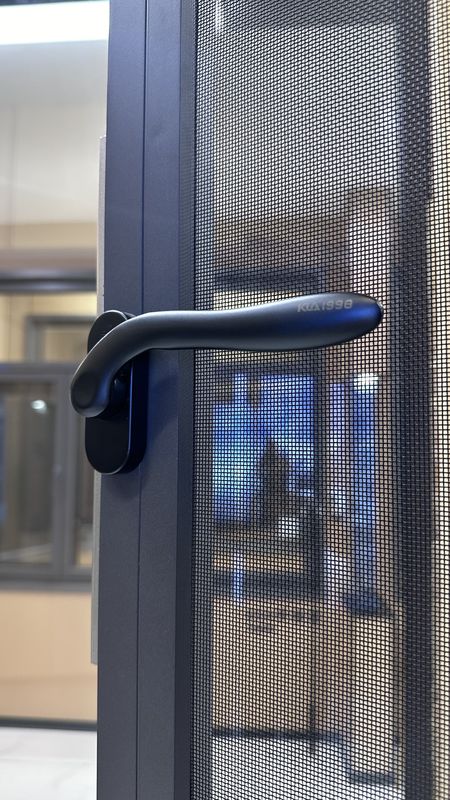 Εγγυημένο από την NFRC σύρσιμο παράθυρο από αλουμίνιο με κράμα 6060 T66 αλουμινίου αεροπορικής ποιότητας και λωρίδα θερμικής διακοπής από νάιλον PA66